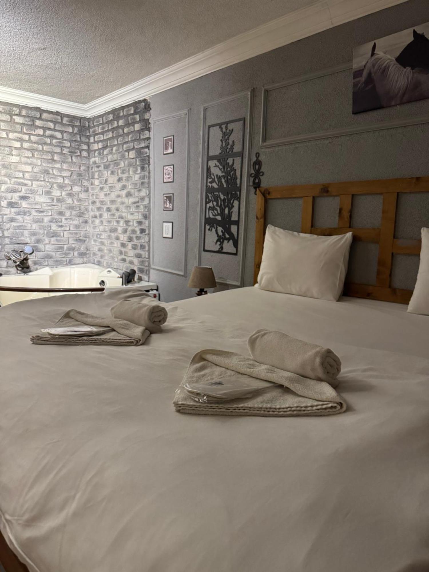 Tas Mahall Luxury Hotel 아그바 외부 사진