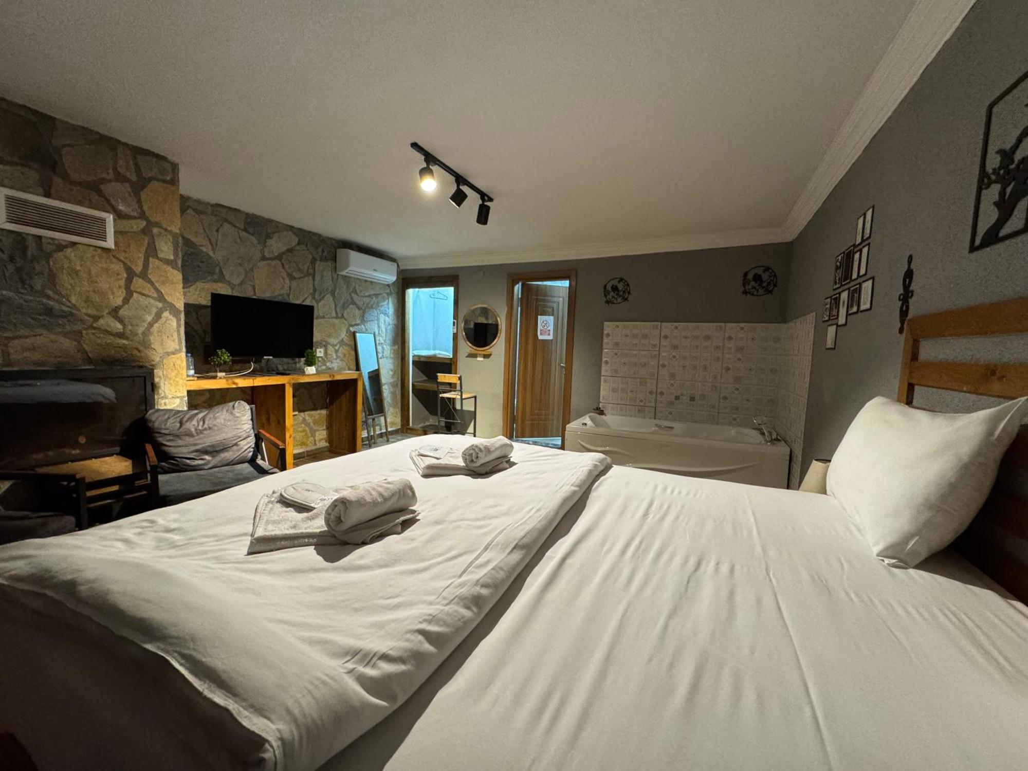 Tas Mahall Luxury Hotel 아그바 외부 사진