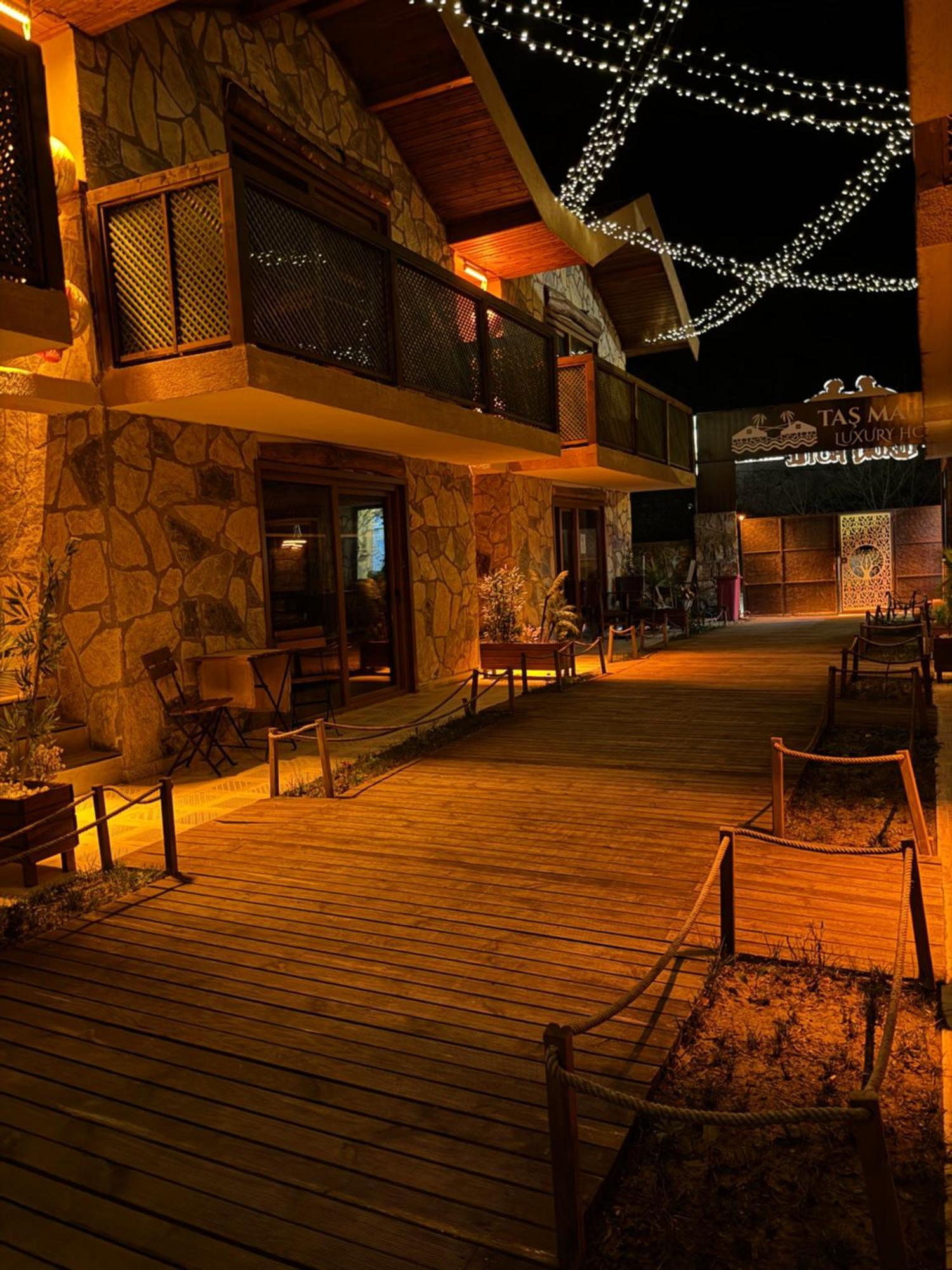 Tas Mahall Luxury Hotel 아그바 외부 사진