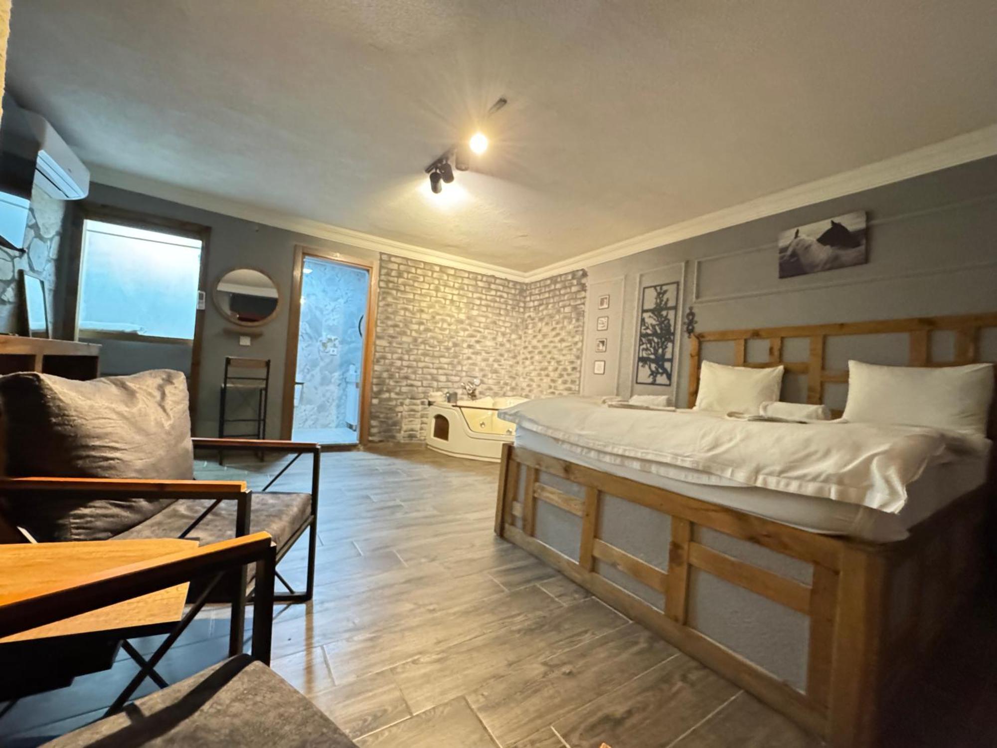 Tas Mahall Luxury Hotel 아그바 외부 사진