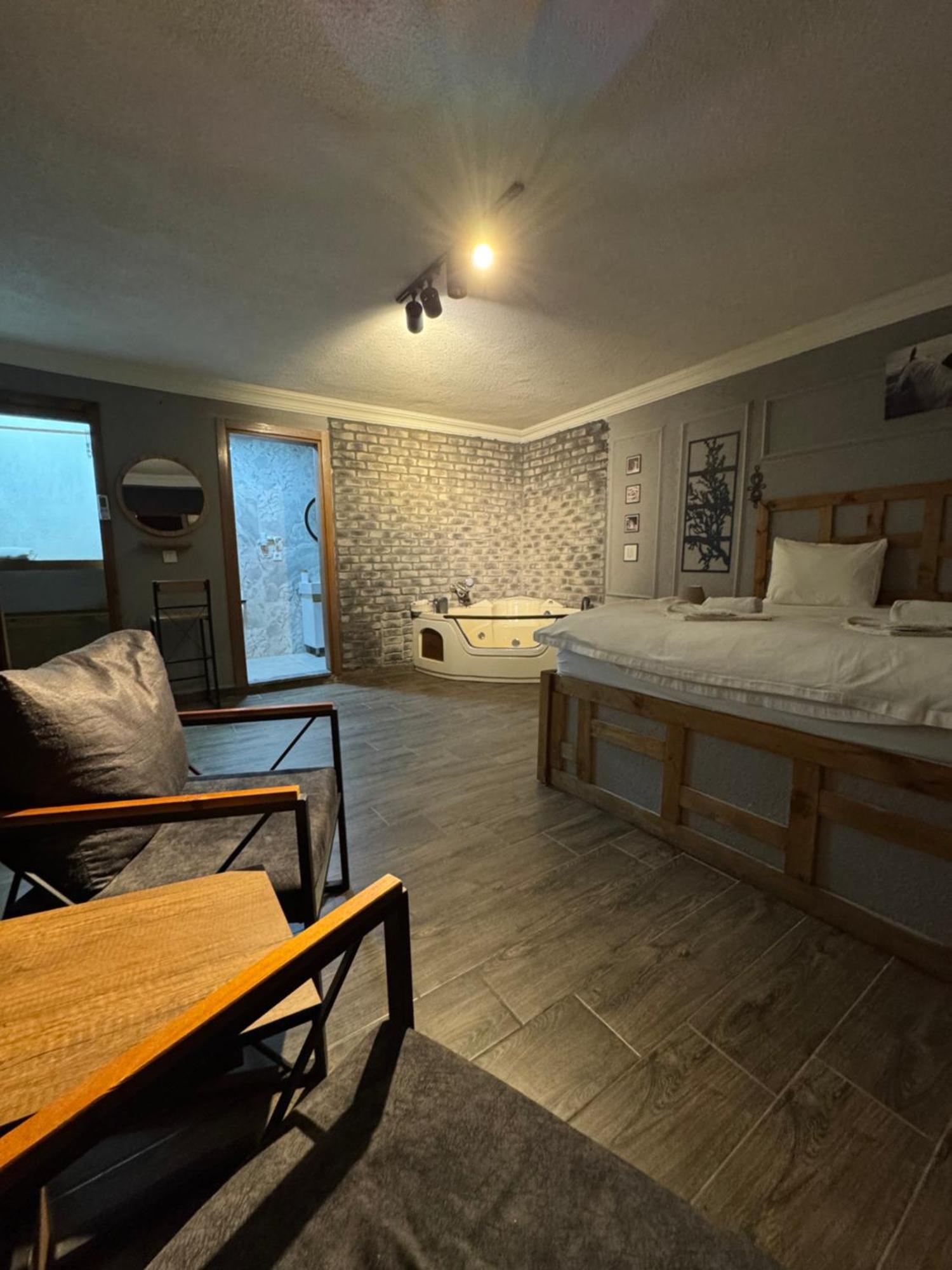 Tas Mahall Luxury Hotel 아그바 외부 사진